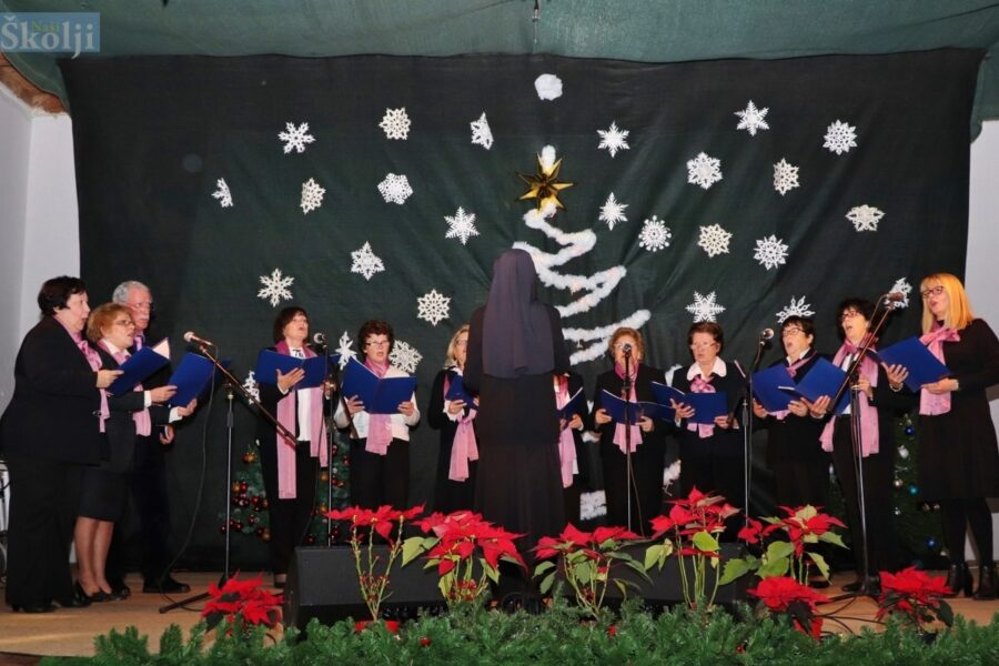 Božićni koncert Udruge Điran u Ugljanu