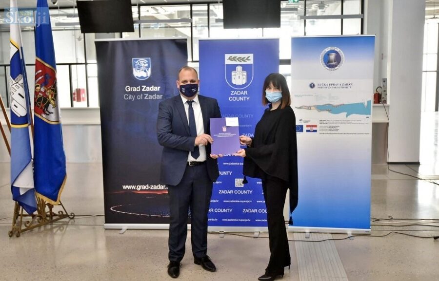 Uručeni ugovori o financiranju infrastrukture na otocima