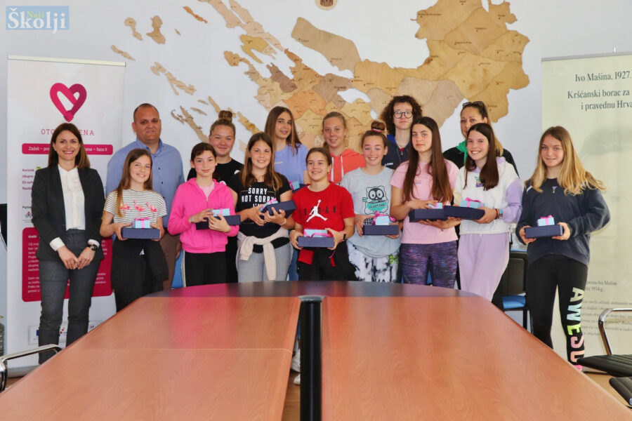 Općina Preko nagradila “brončane” košarkašice OŠ Valentina Klarina