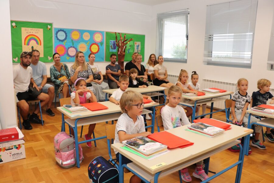U OŠ Valentina Klarina upisano 296 učenika, šestero manje nego lani