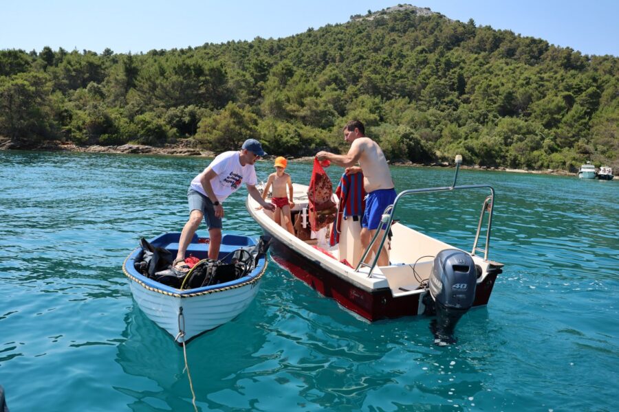 Podmorje Frnaže i Lukorana “olakšano” za više od dva kubika otpada