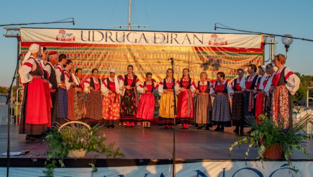 Pjesma, tradicija i dječji osmijesi uveli nas u najljepše godišnje doba